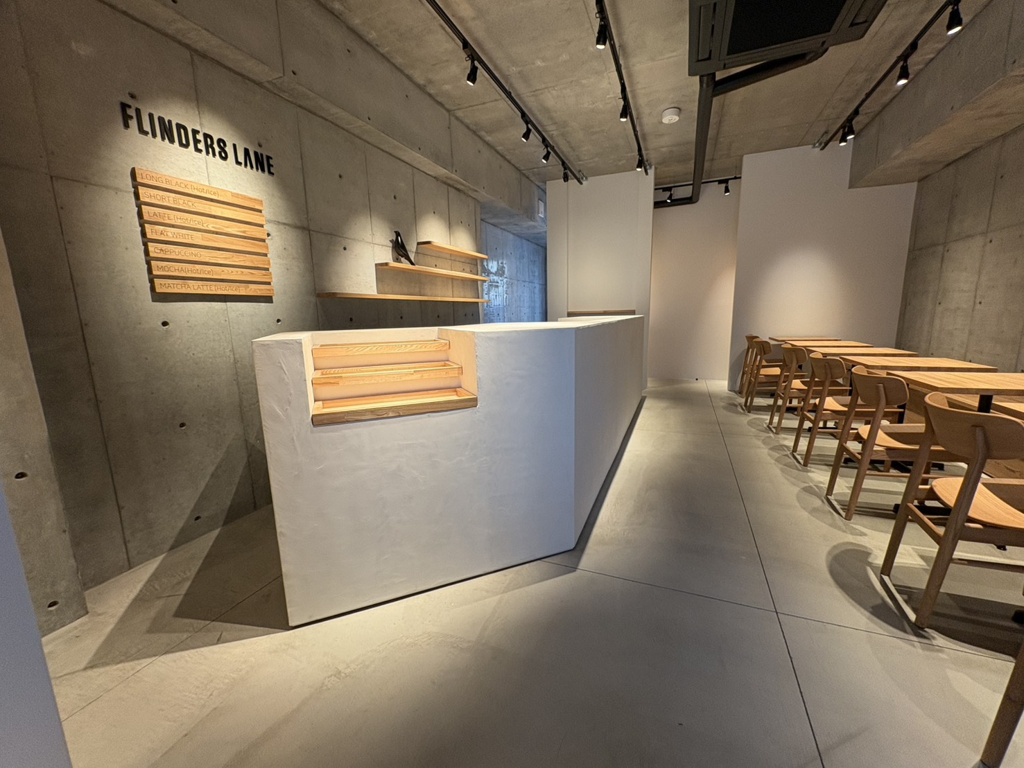 大阪ミナミ　カフェ内装工事